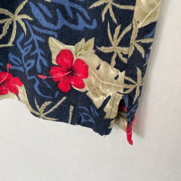 Island Traders Hawaiian Cropped Camp Shirt Red Hibiscus on Blue Size XL - Picture 3 of 7